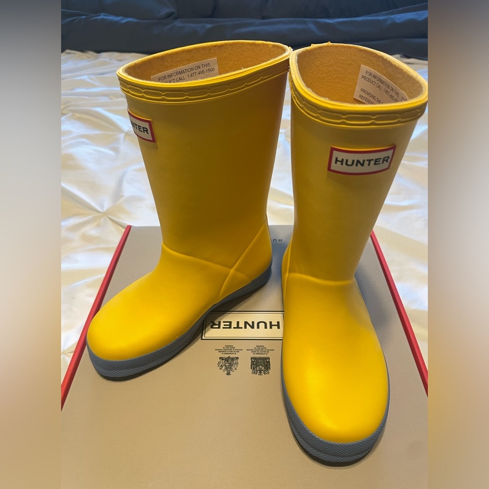 HUNTER toddler rain boots size 10 yellow/blue